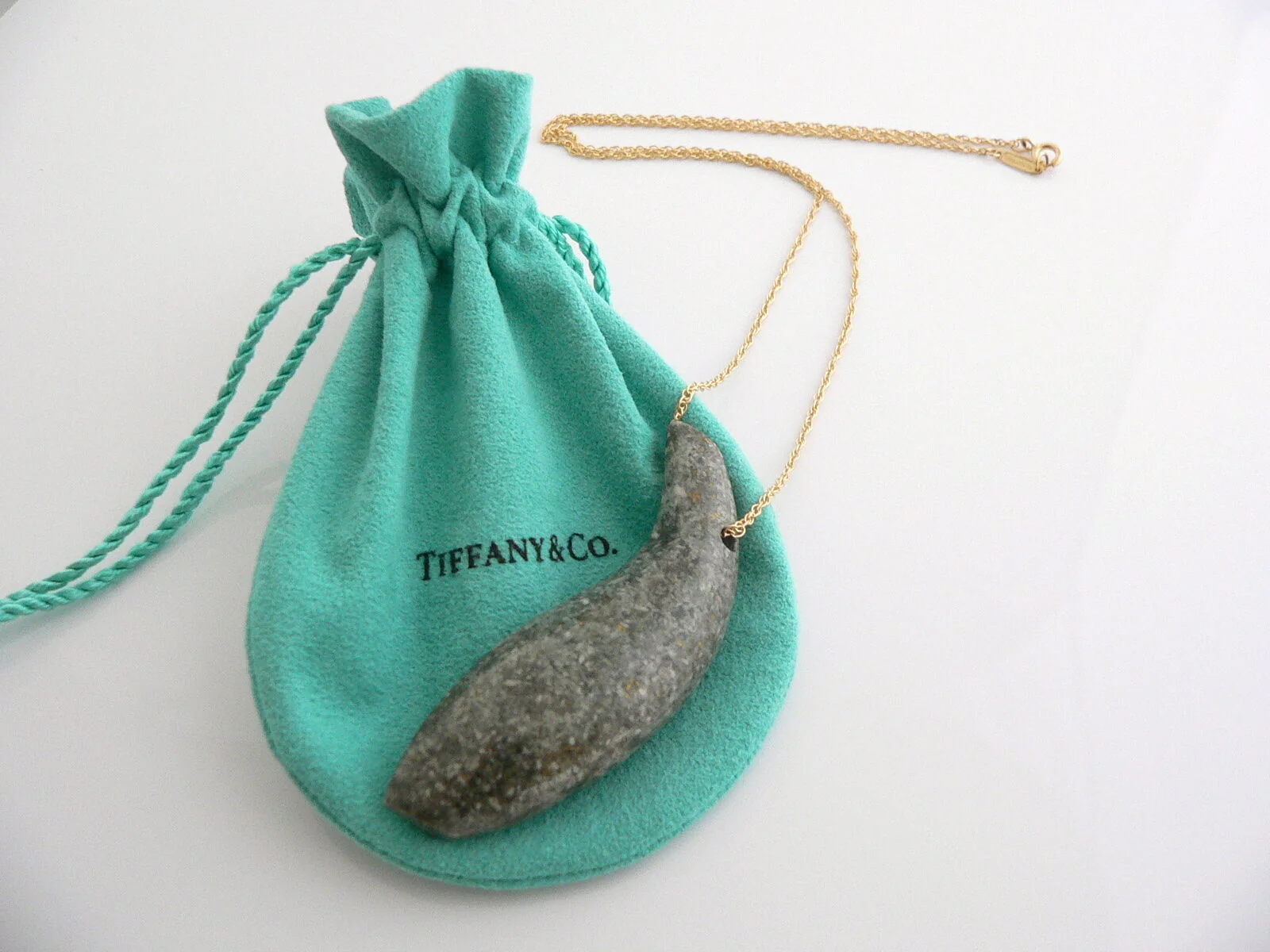 Tiffany & Co Gehry 18K Gold Jade Fish Necklace Dangle Pendant Love Gift Pouch