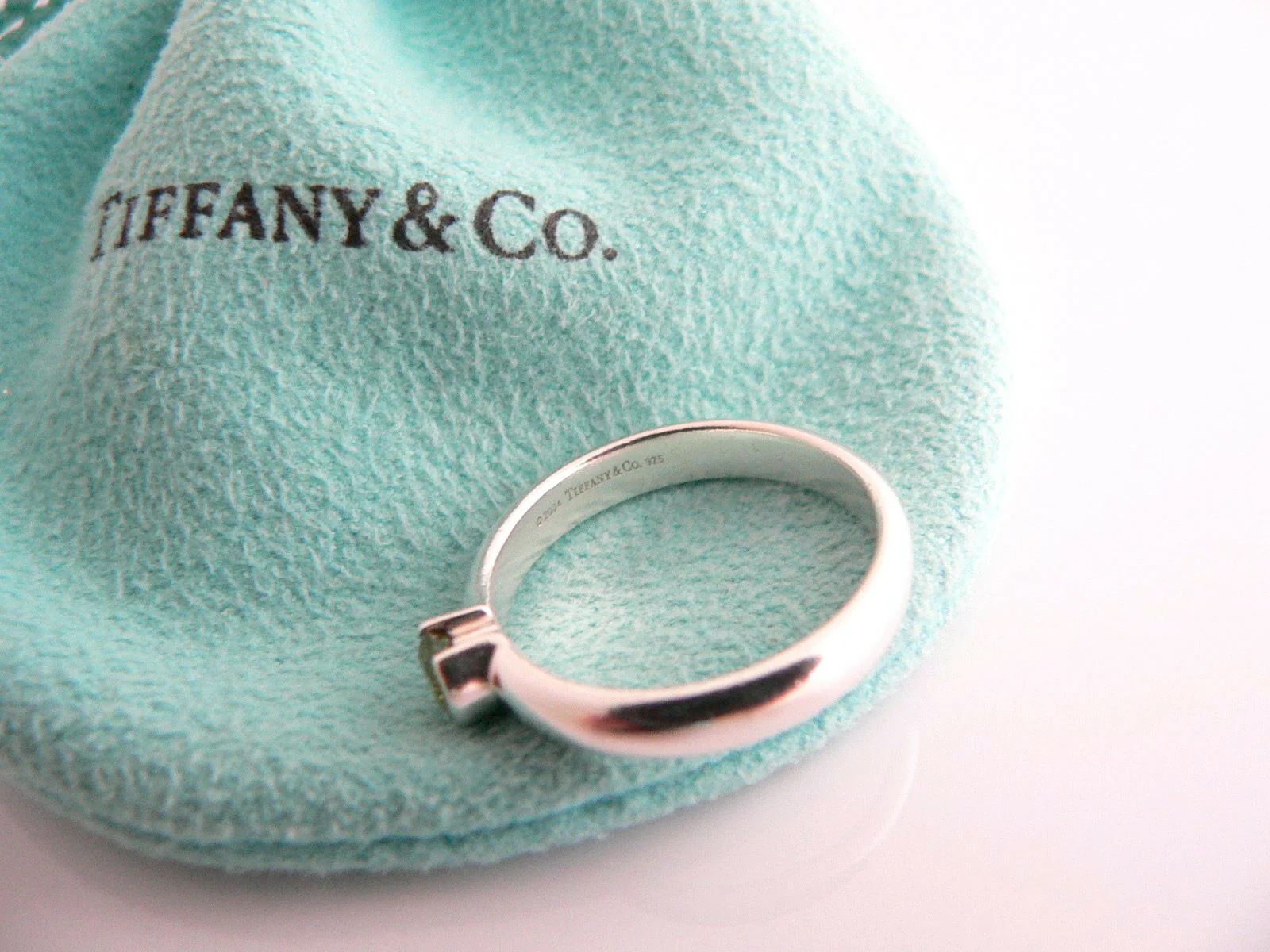 Tiffany & Co Silver Peridot Gemstone Ring Square Stacking Band Sz 6.75 Gift Love