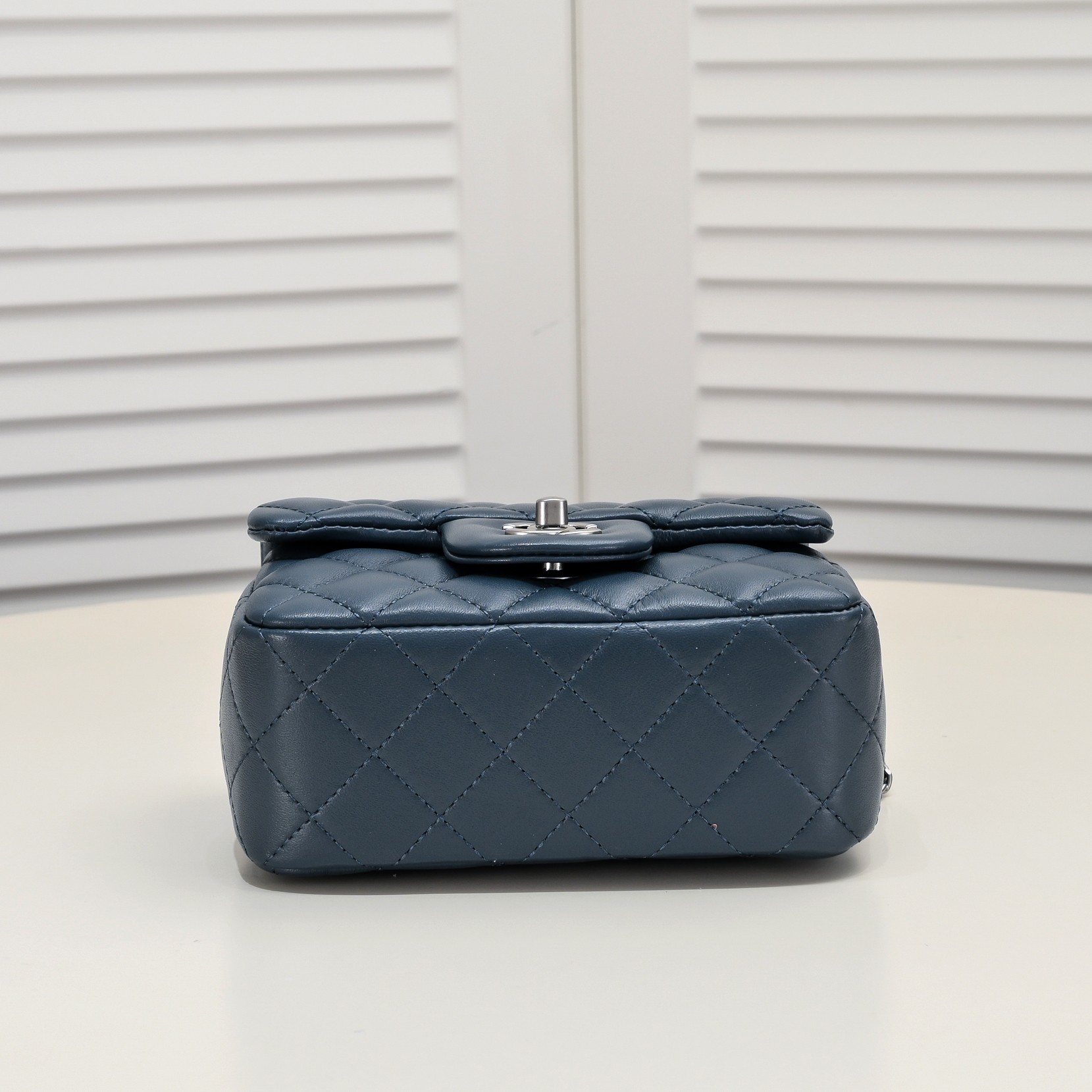 Chanel Cross Body Metal Ball Chain Shoulder Bag Handbag