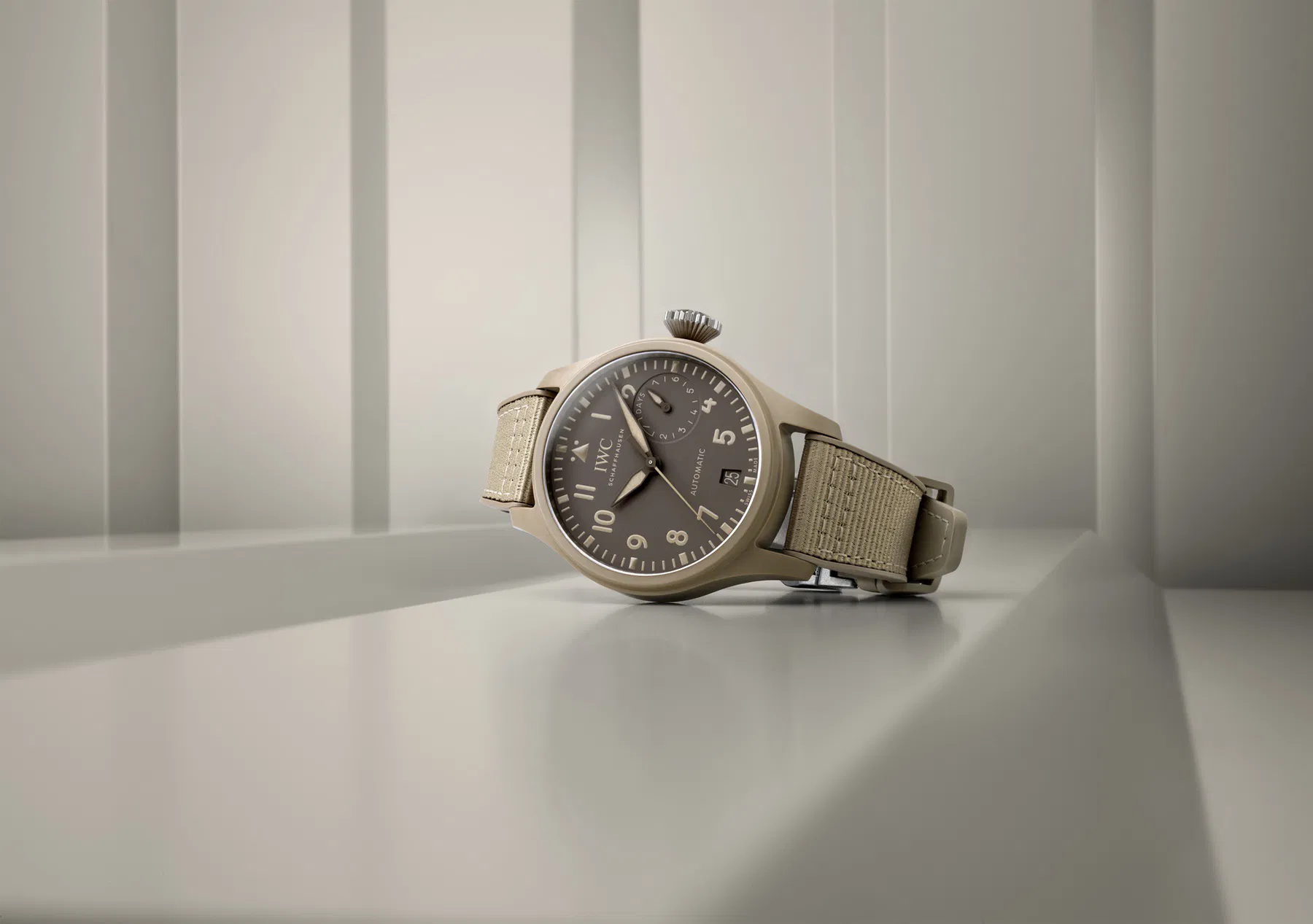 Schaffhausen big Pilots watch top gun edition mojave desert iw506003