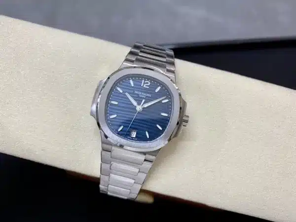 Nautilus 7118/1A-001 Ladies Automatic.  35.2 mm,Steel,