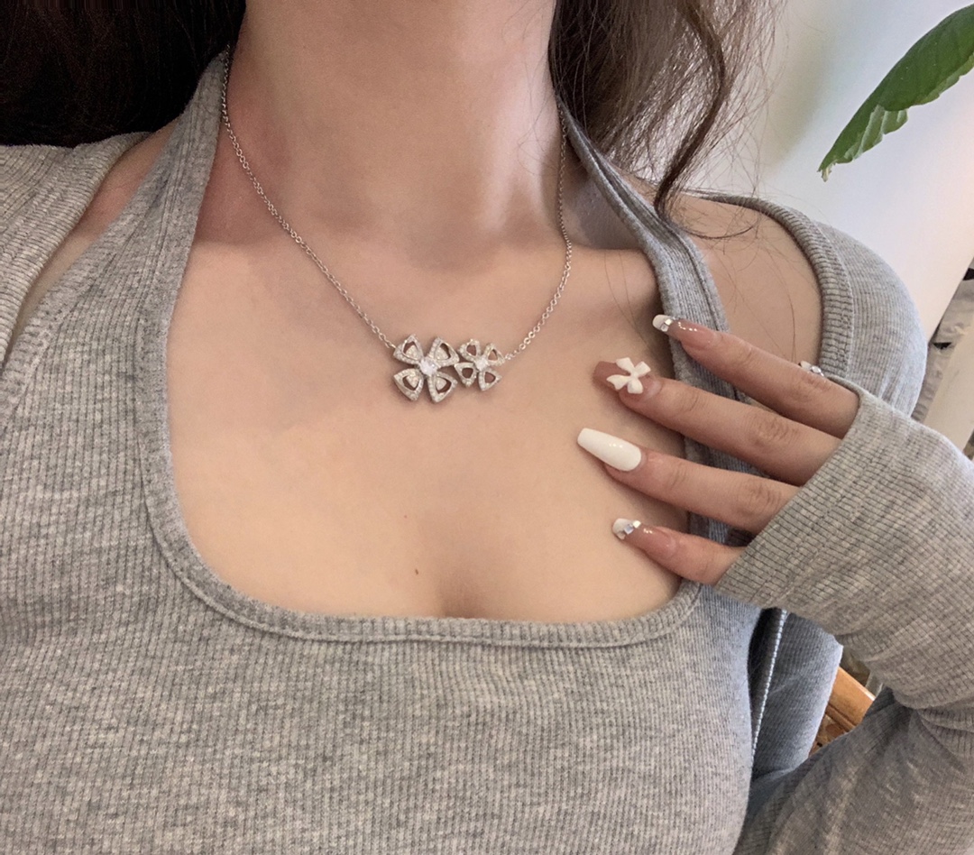 BVLGARI FIOREVER NECKLACE
