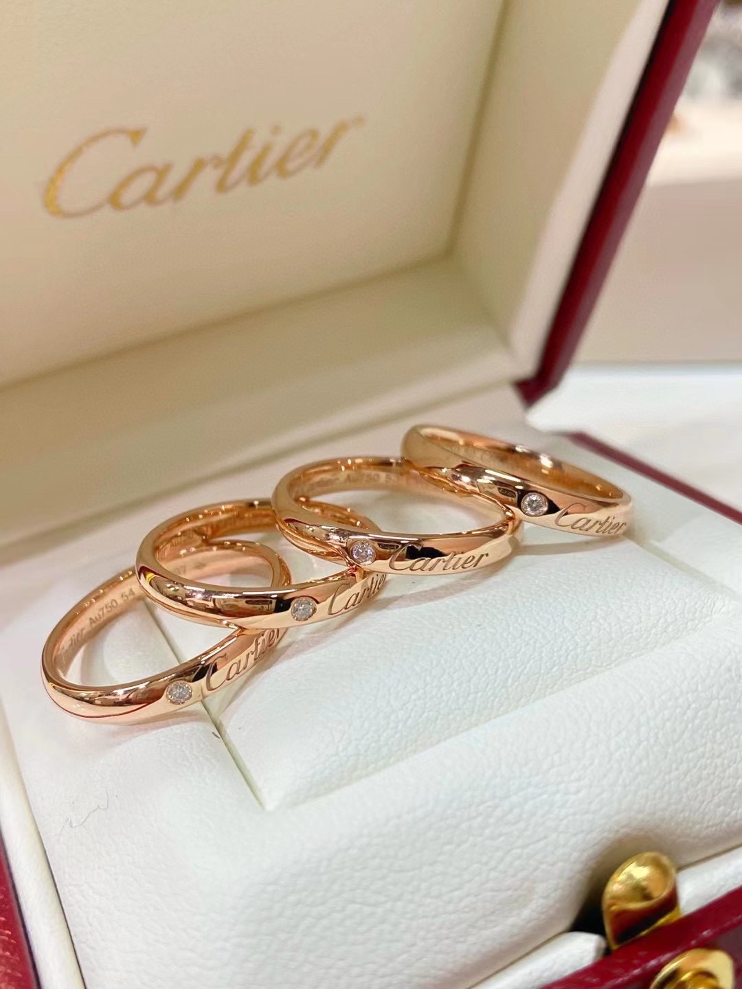 Cartier Ring with One Diamond, C DE CARTIER WEDDING BAND