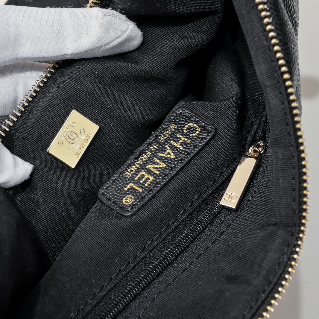 Chanel Hobo Underarm Bag Large Shoulder Bag Handbag