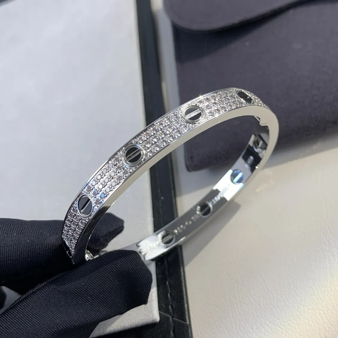 Cartier Love Bracelet Diamond-Paved Wiht Black Ceramic White Gold B6032417