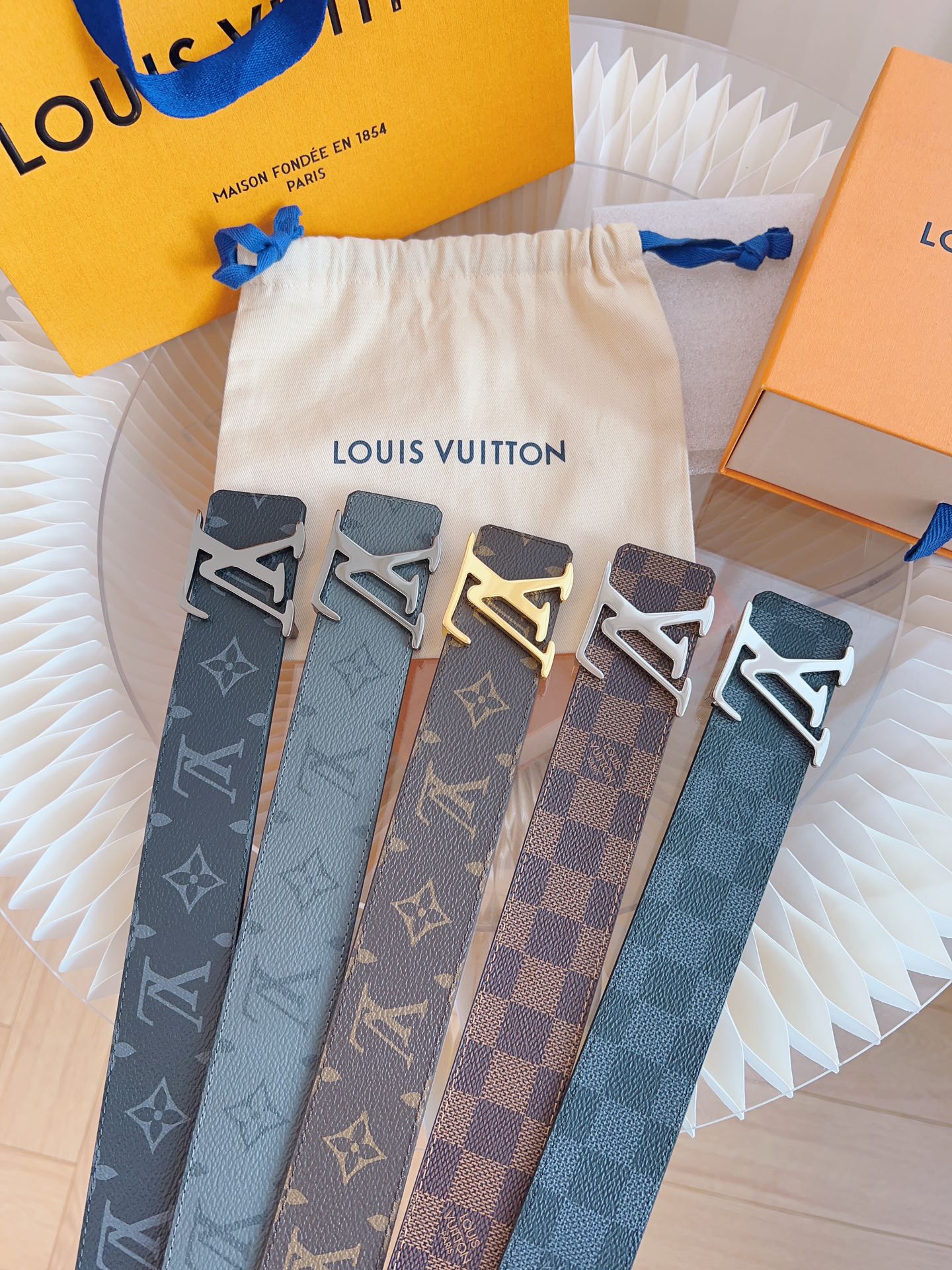Louis Vuitton LV Leather Belts 1:1 Mirror Version