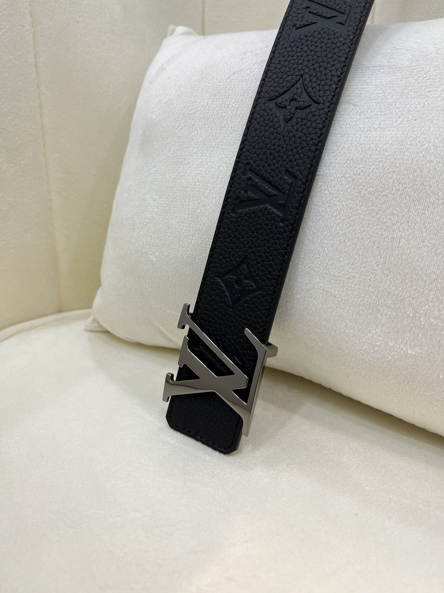 Louis Vuitton LV Leather Belts 1:1 Mirror Version