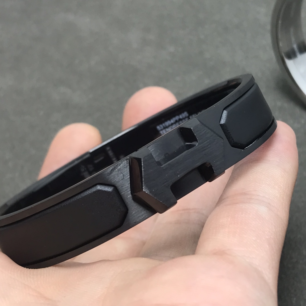 Hermes black arrow bracelet, enamel bracelet