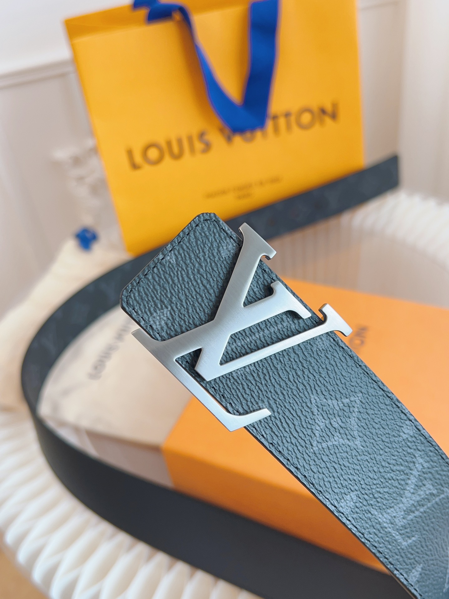 Louis Vuitton LV Leather Belts 1:1 Mirror Version