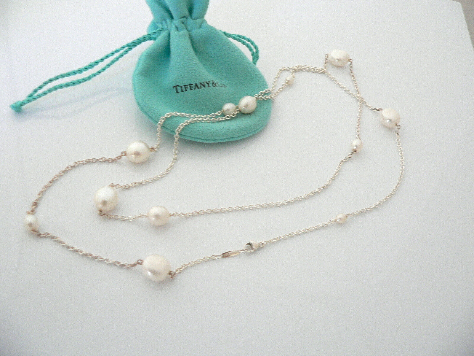 Tiffany & Co Pearl Necklave Peretti Pearls by the Yard Pendant 36 Inch Love Gift