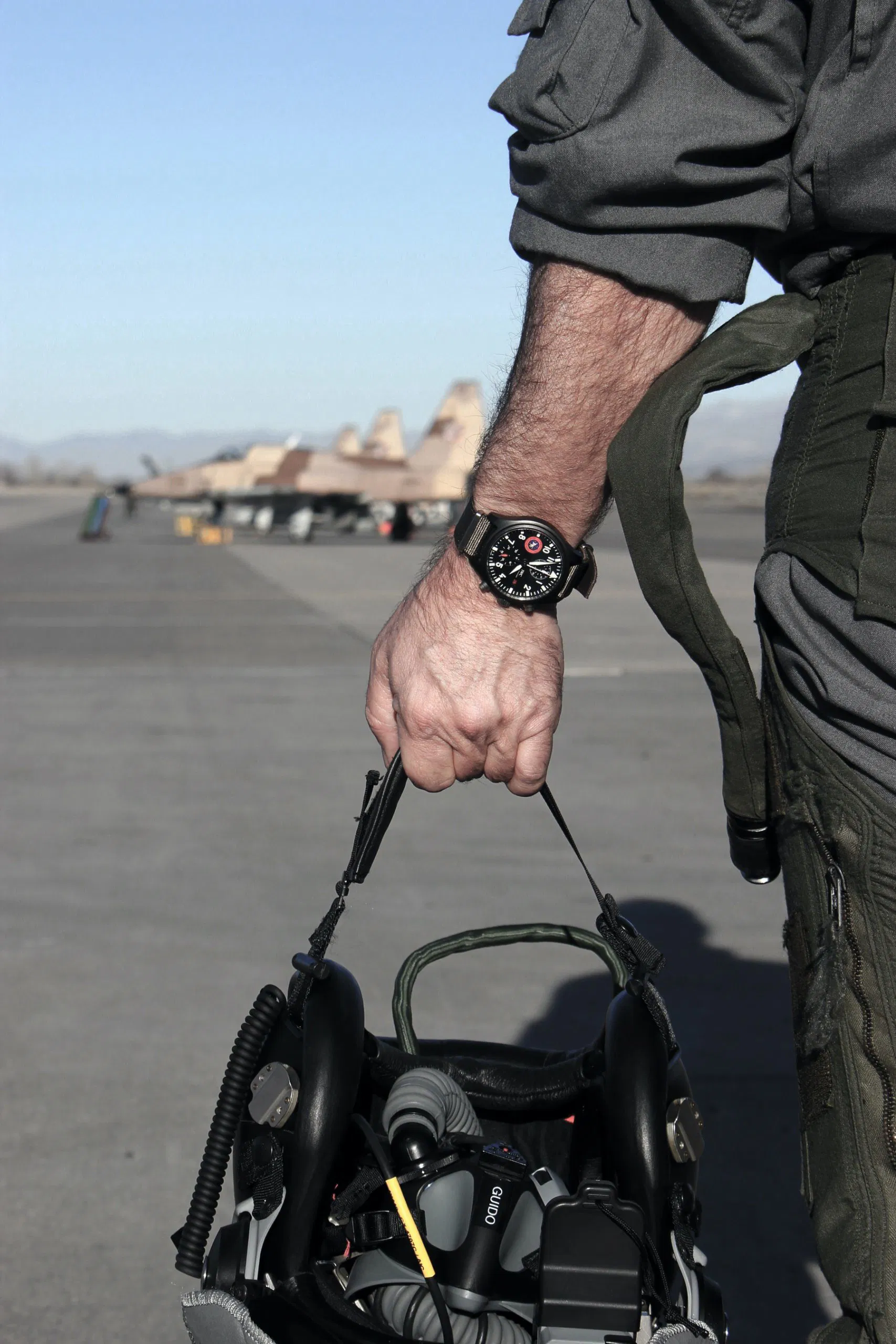 Schaffhausen Pilots watch chronograph top gun edition sfti iw389104