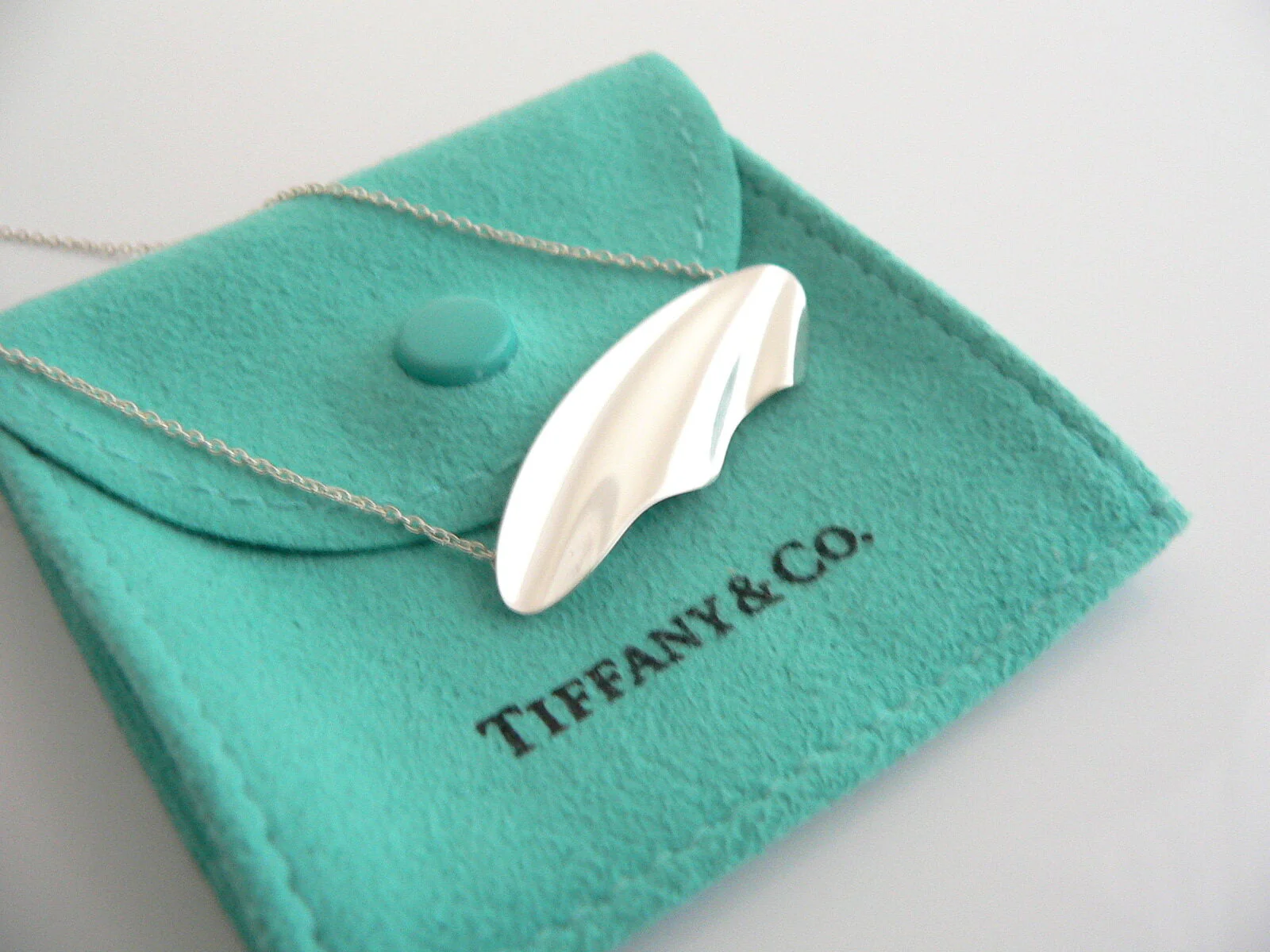 Tiffany & Co Wave Necklace Pendant Sculpture Charm 17 Inch Love Gift Pouch Art