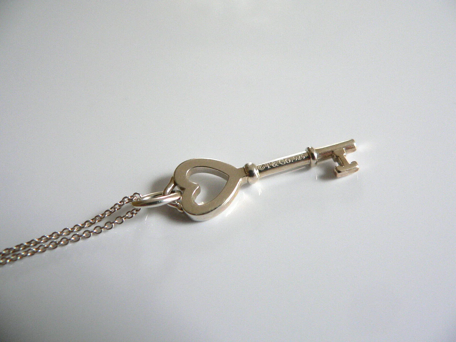 Tiffany Co Heart Key Necklace Pendant Charm 17 Inch Chain Silver Gift Love Cool