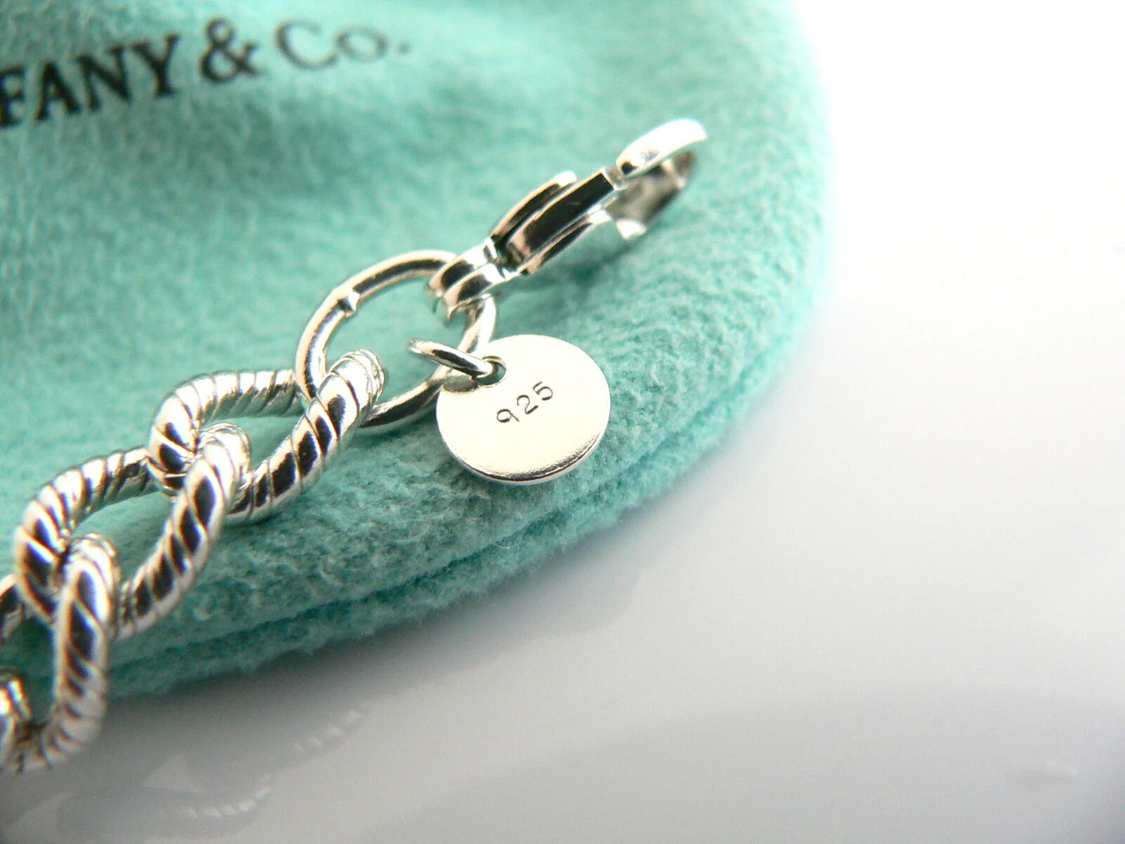 Tiffany & Co Silver MOM Heart Padlock Charm Bracelet Gift Love Textured Link