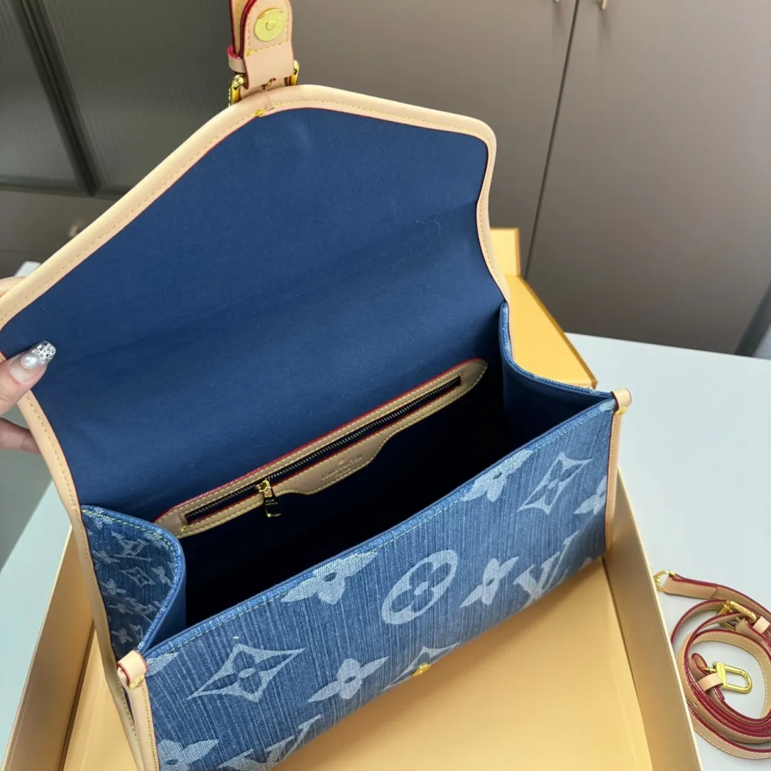 Louis Vuitton LV Diane Denim Messenger Shoulder Bag Handbag (Replica)