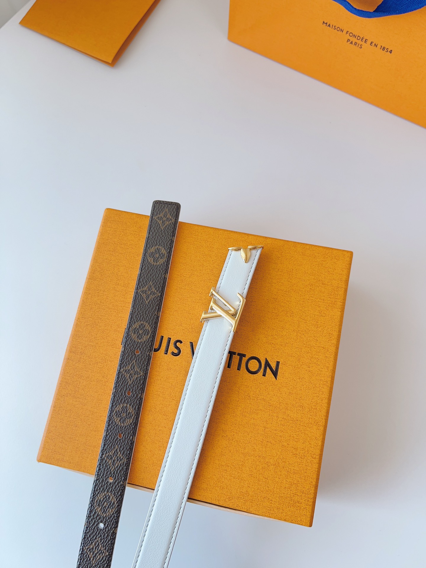 Louis Vuitton LV Leather Belts 1:1 Mirror Version