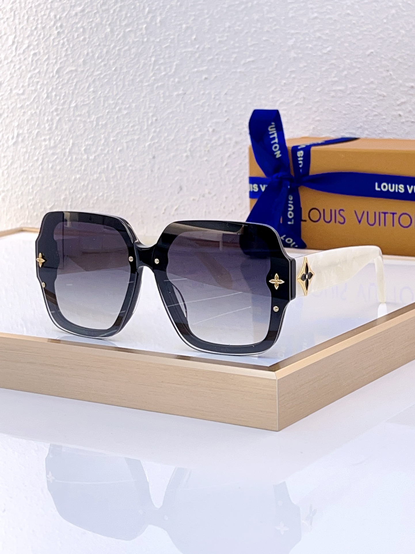 Louis Vuitton LV Sunglasses