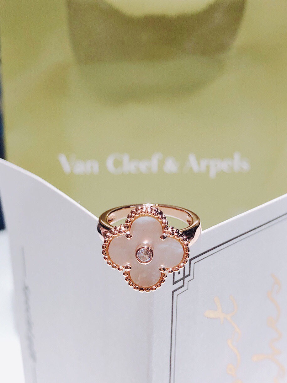 Van Cleef & Arpels Clover Ring with Diamonds