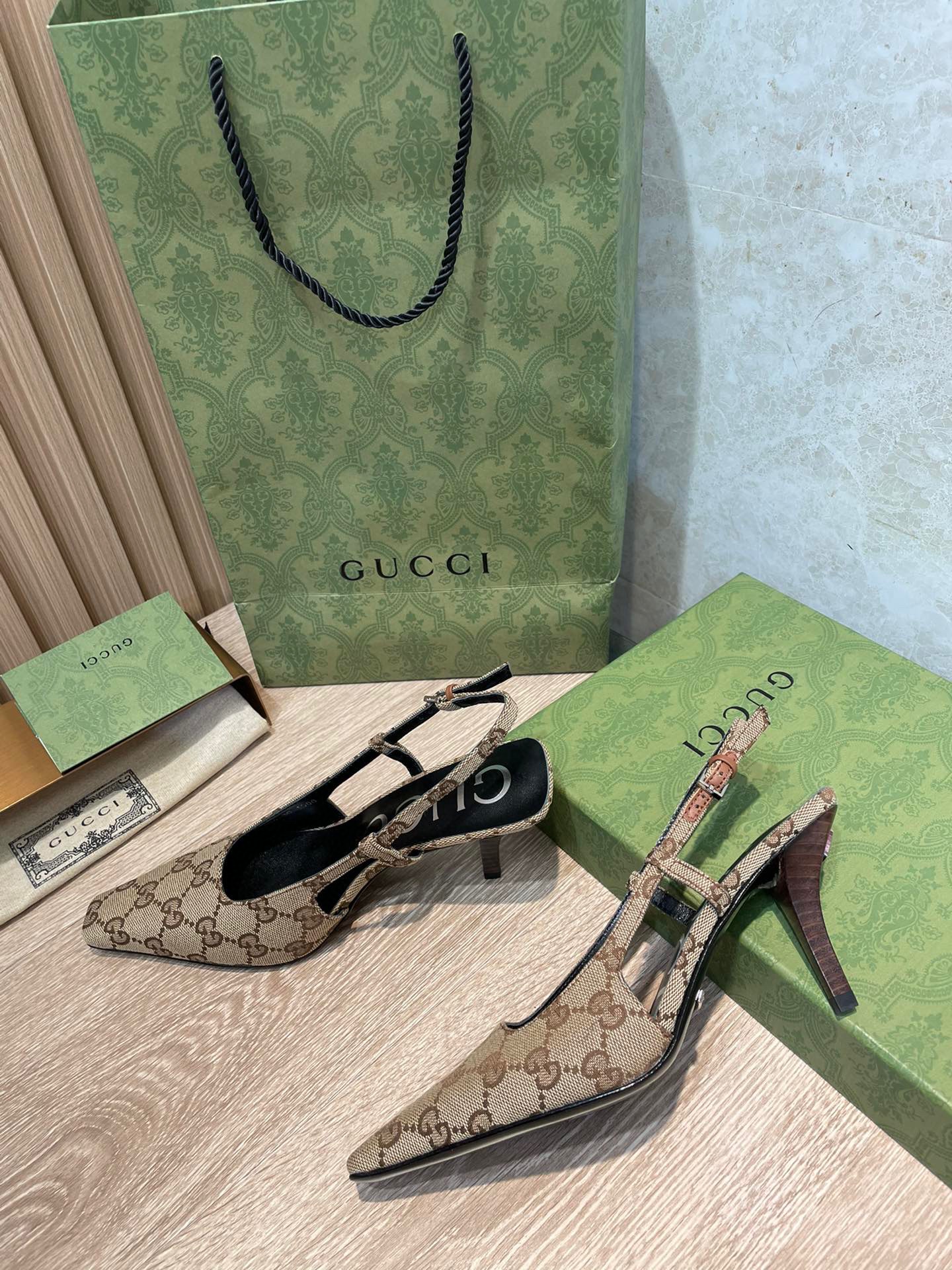 Gucci Toe Cap Sandals Slide Sandal (Replica)