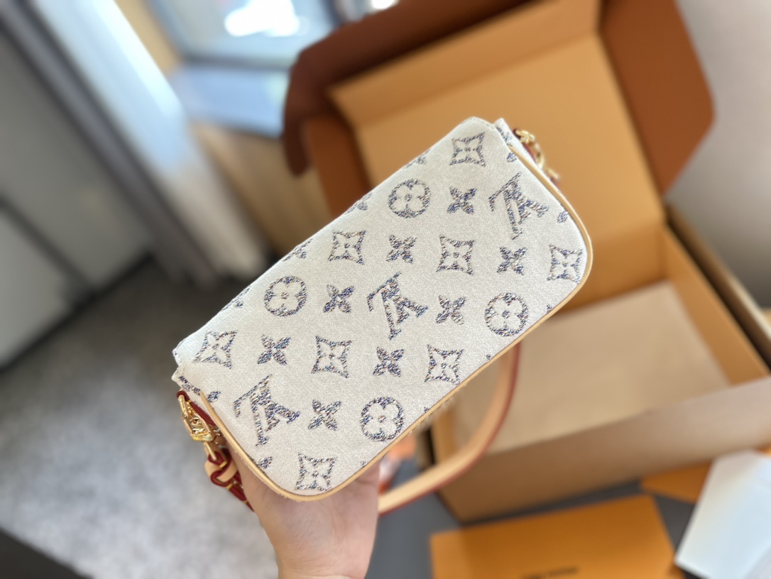 Louis Vuitton LV Denim Ivy Shoulder Bag Handbag (Replica)
