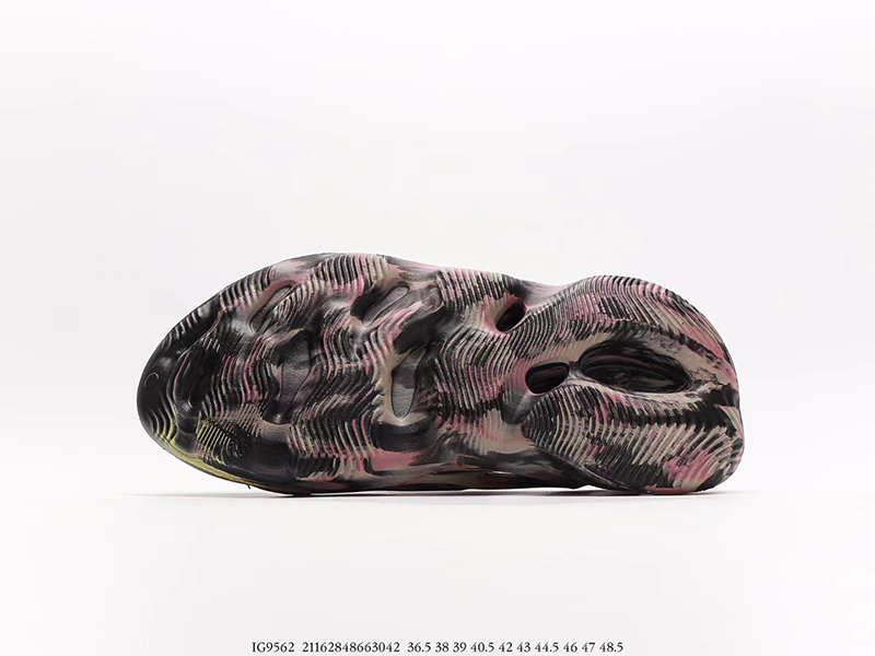 Yeezy Foam Runner MX Carbon IG9562