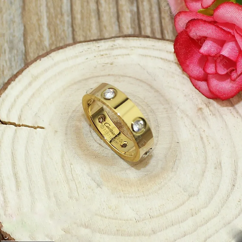 Replica Cartier Love Ring In Yellow Gold Set With 6 Diamonds