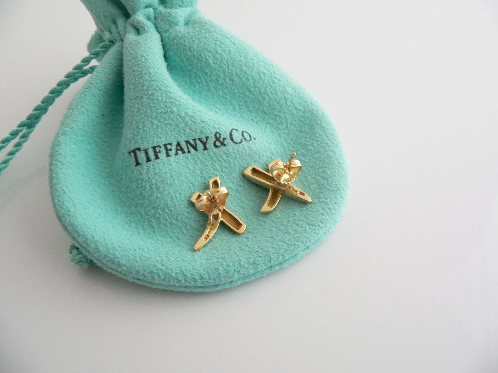 Tiffany & Co Picasso 18K Gold Medium X Kiss Earrings Studs Rare Gift Pouch Love