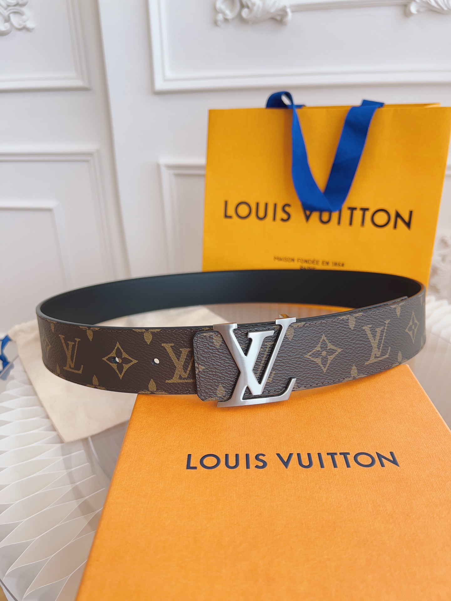 Louis Vuitton LV Leather Belts 1:1 Mirror Version