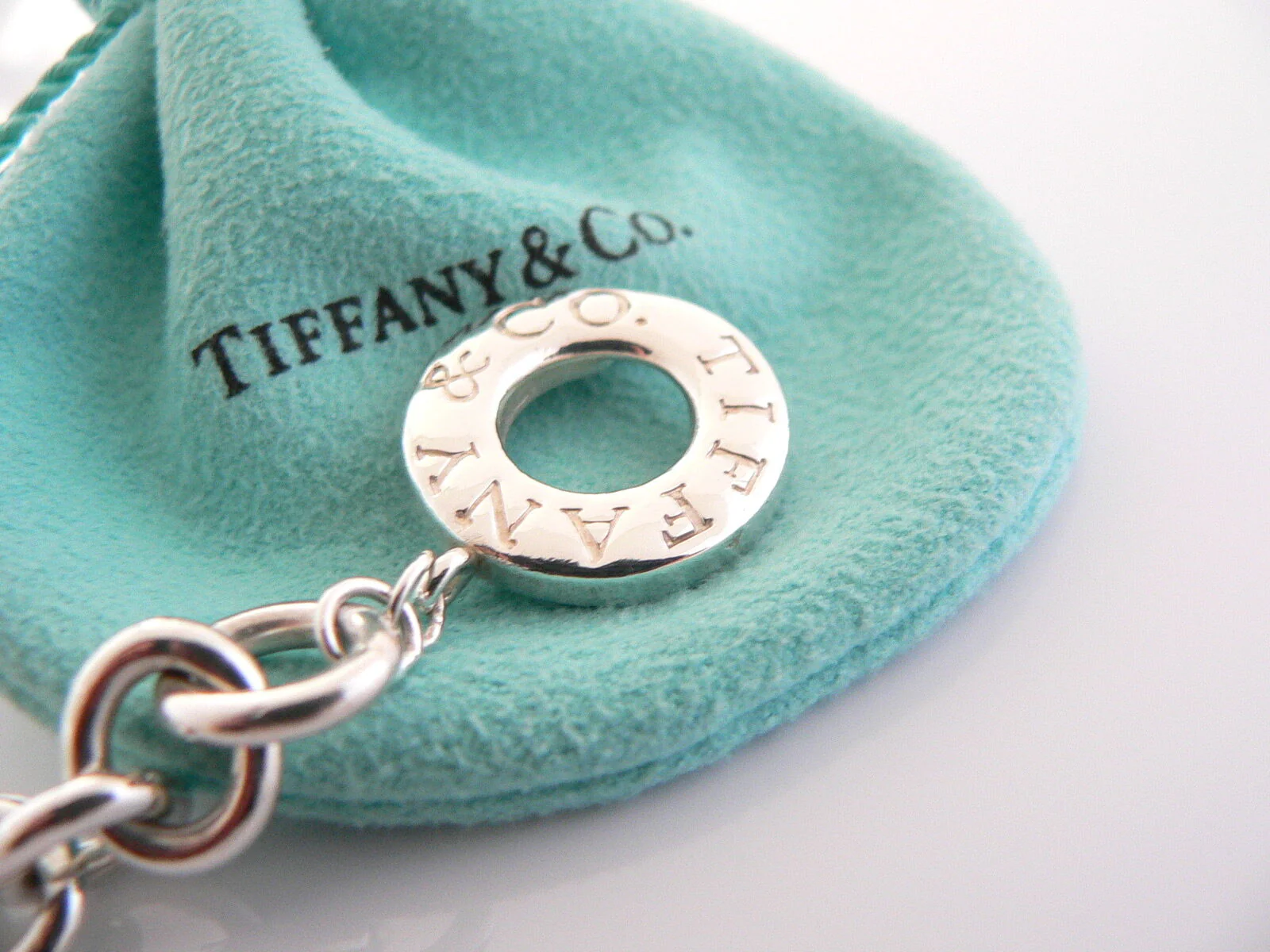 Tiffany & Co Silver Mom Heart Padlock Charm Pendant Toggle Bracelet Gift Pouch