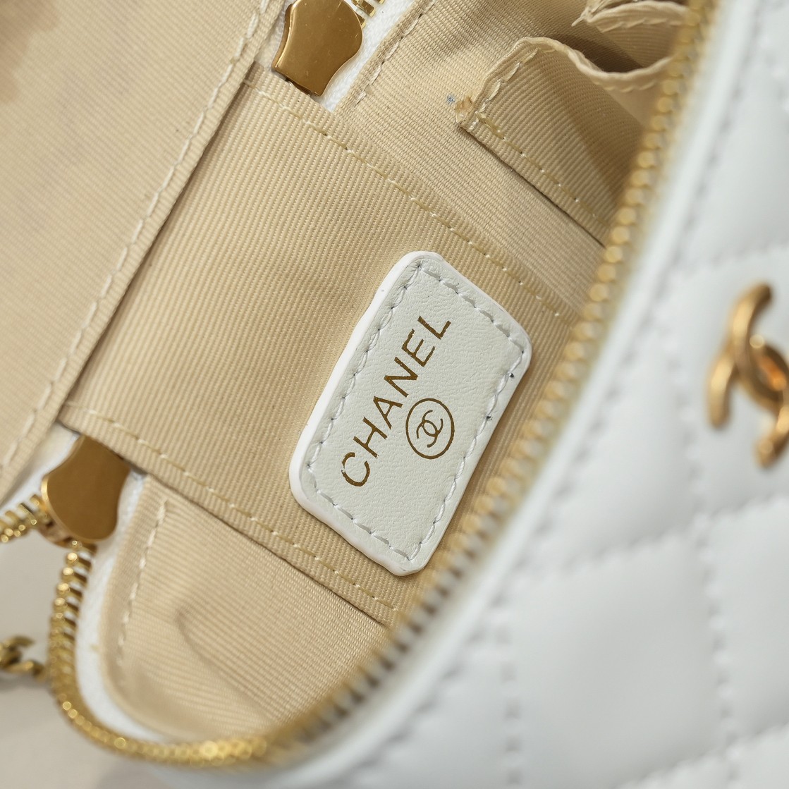 Chanel  Golden·Ball Makeup Box Bag Small Shoulder Bag Handbag