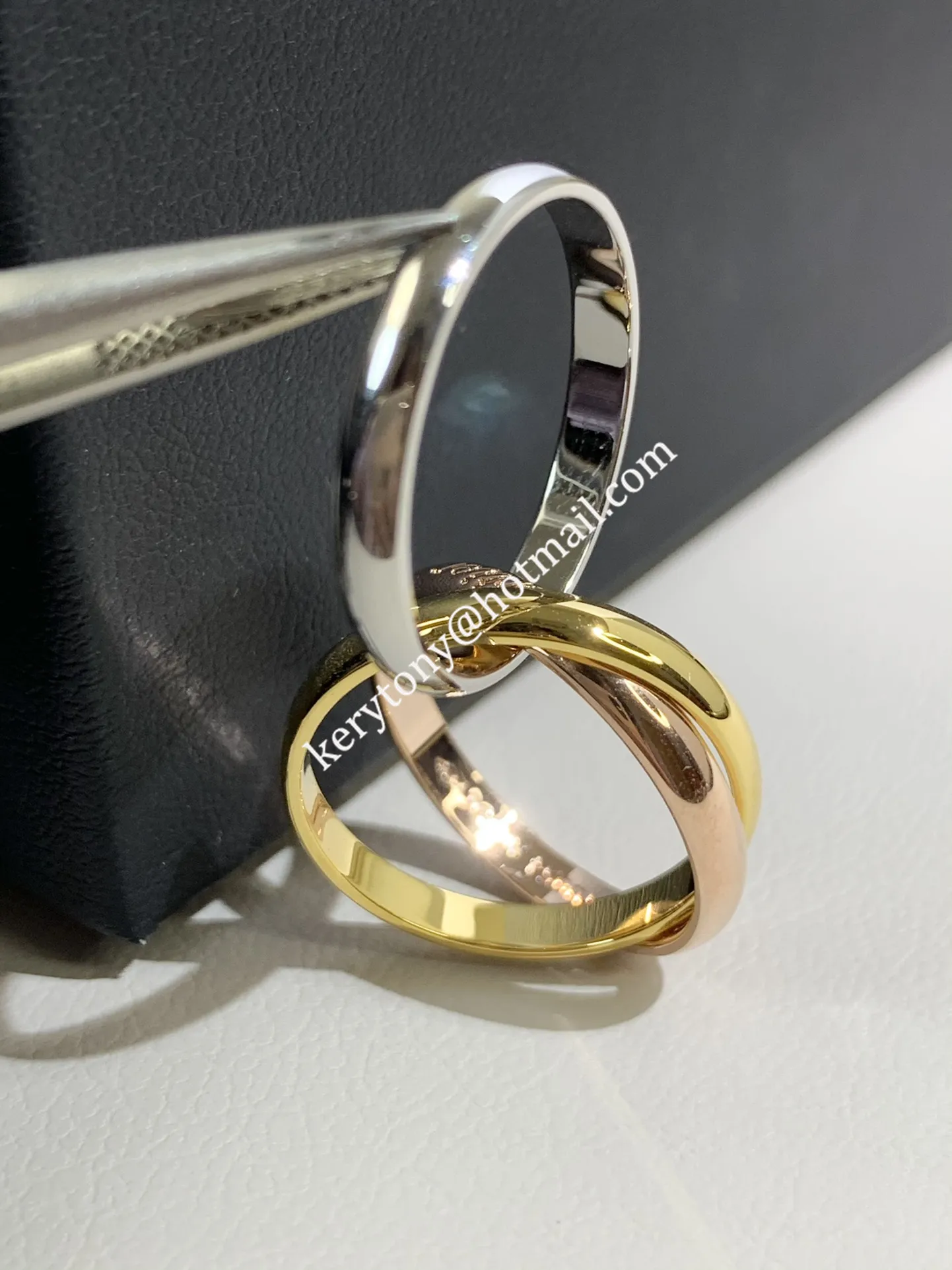 Popular Trinity De Cartier Small Ring White Gold/Yellow Gold/Pink Gold with Diamonds B4086100 Fake
