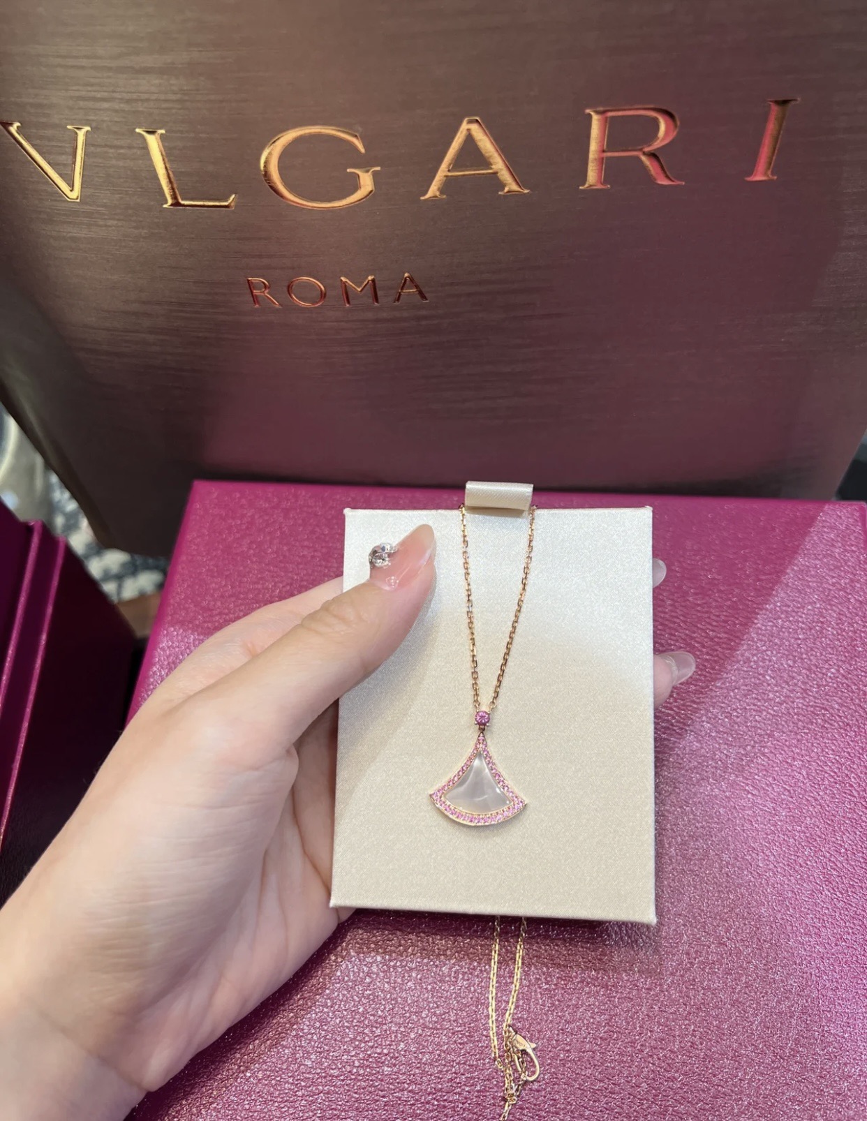 BVLGARI DIVAS' DREAM NECKLACE, White Mother-of-Pearl & Malachite, Three Style