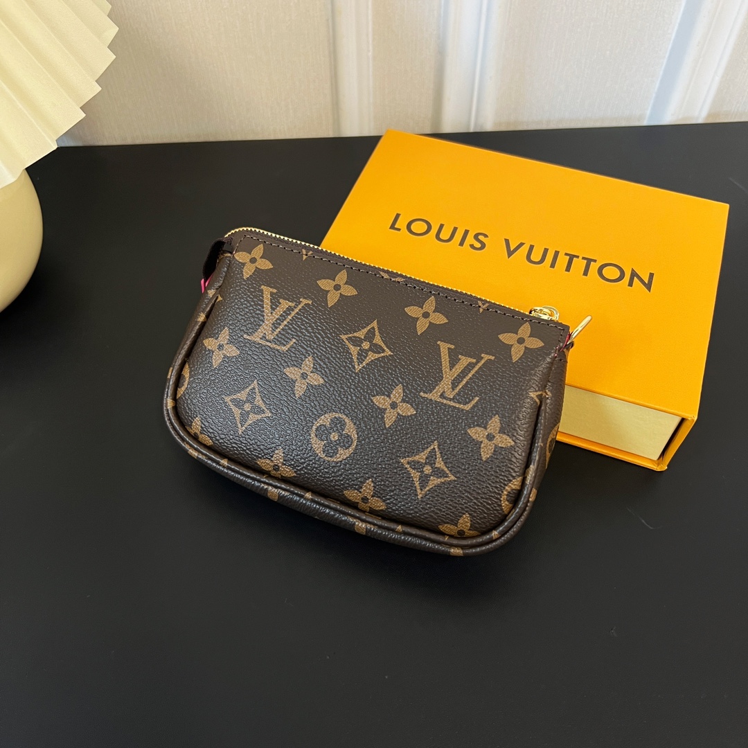 Louis Vuitton Multi Pochette Accessories Mini Bag Purse