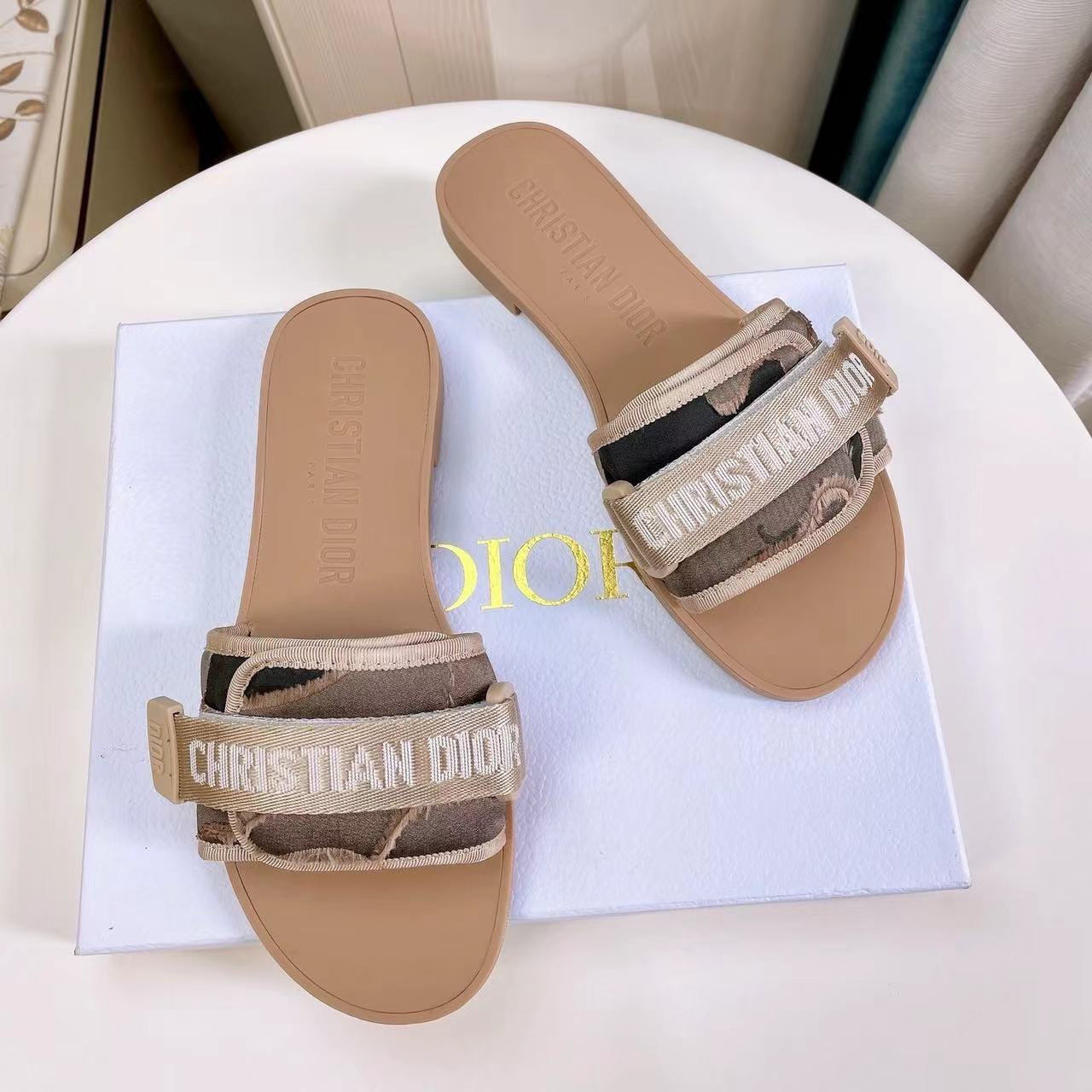 Dior DWAY Slide Slipper Sandals  With Adjustable Type Slide Sandal (Replica)