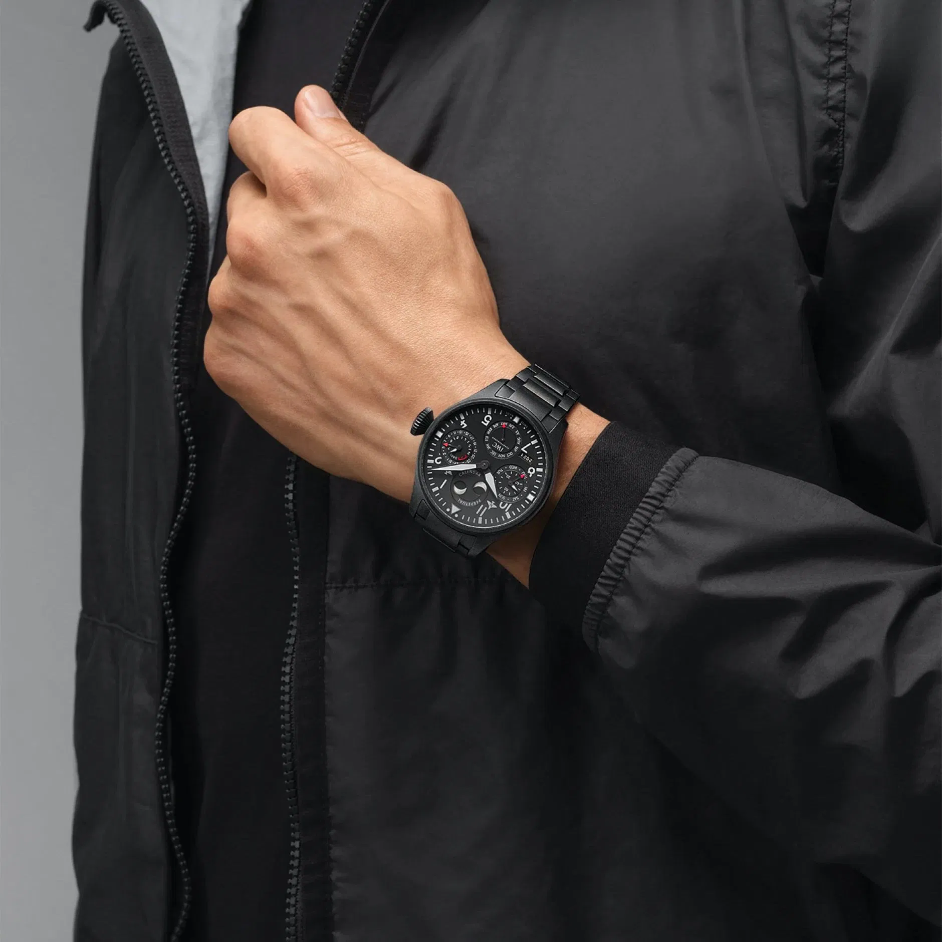 Schaffhausen big Pilots watch perpetual calendar top gun ceratanium iw503604