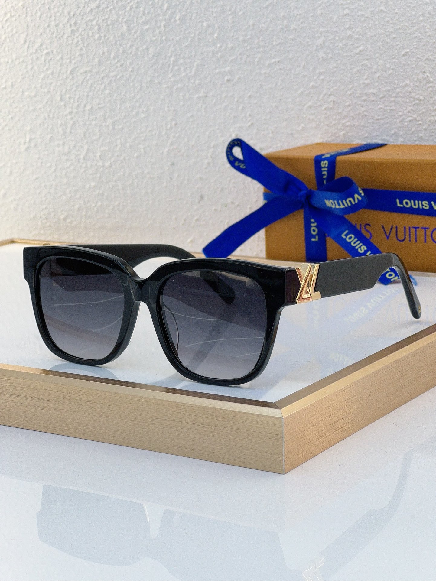 Louis Vuitton LV Sunglasses
