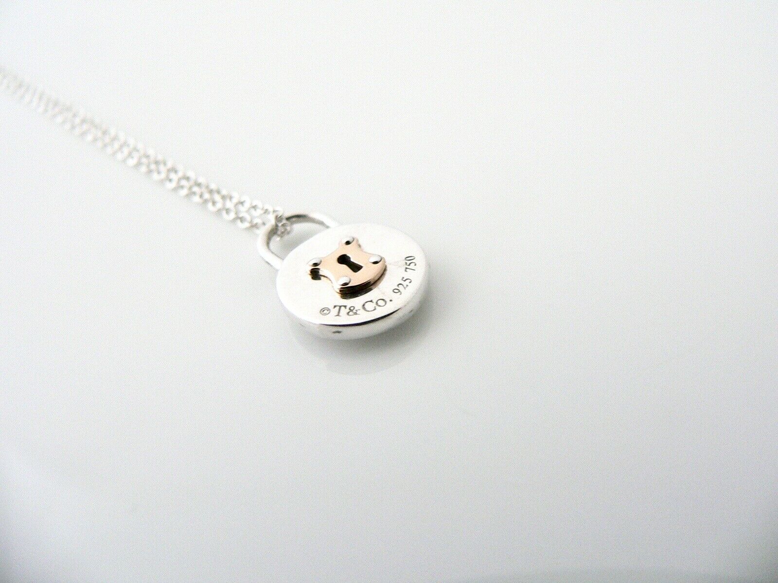 Tiffany & Co 18K Gold Silver Key Hole Circle Necklace Charm Chain Gift Love Cool