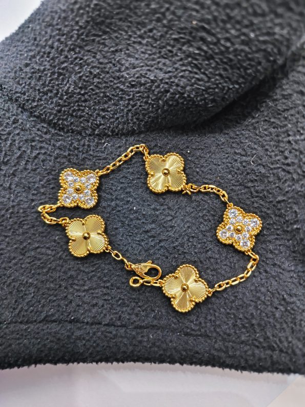 Van Cleef Bracelet Dupe –  Gold & Diamonds Clover Bracelet