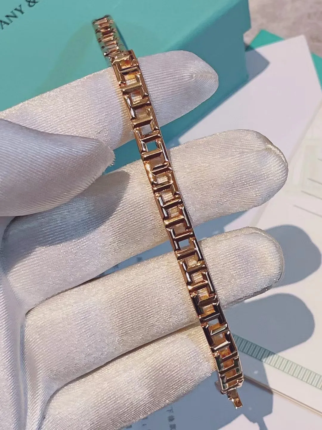 Tiffany T True Narrow Bracelet Rose Gold