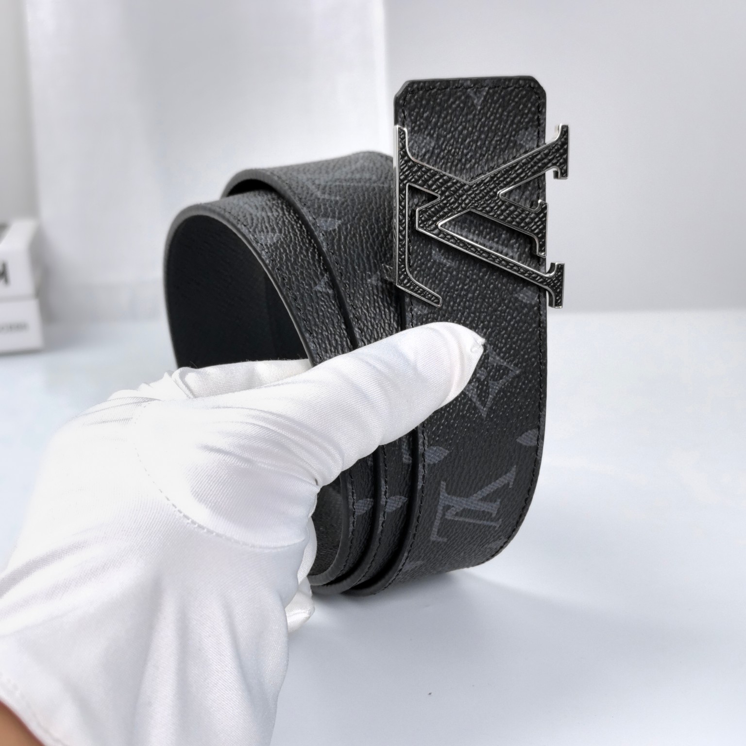 Louis Vuitton LV Leather Belts 1:1 Mirror Version