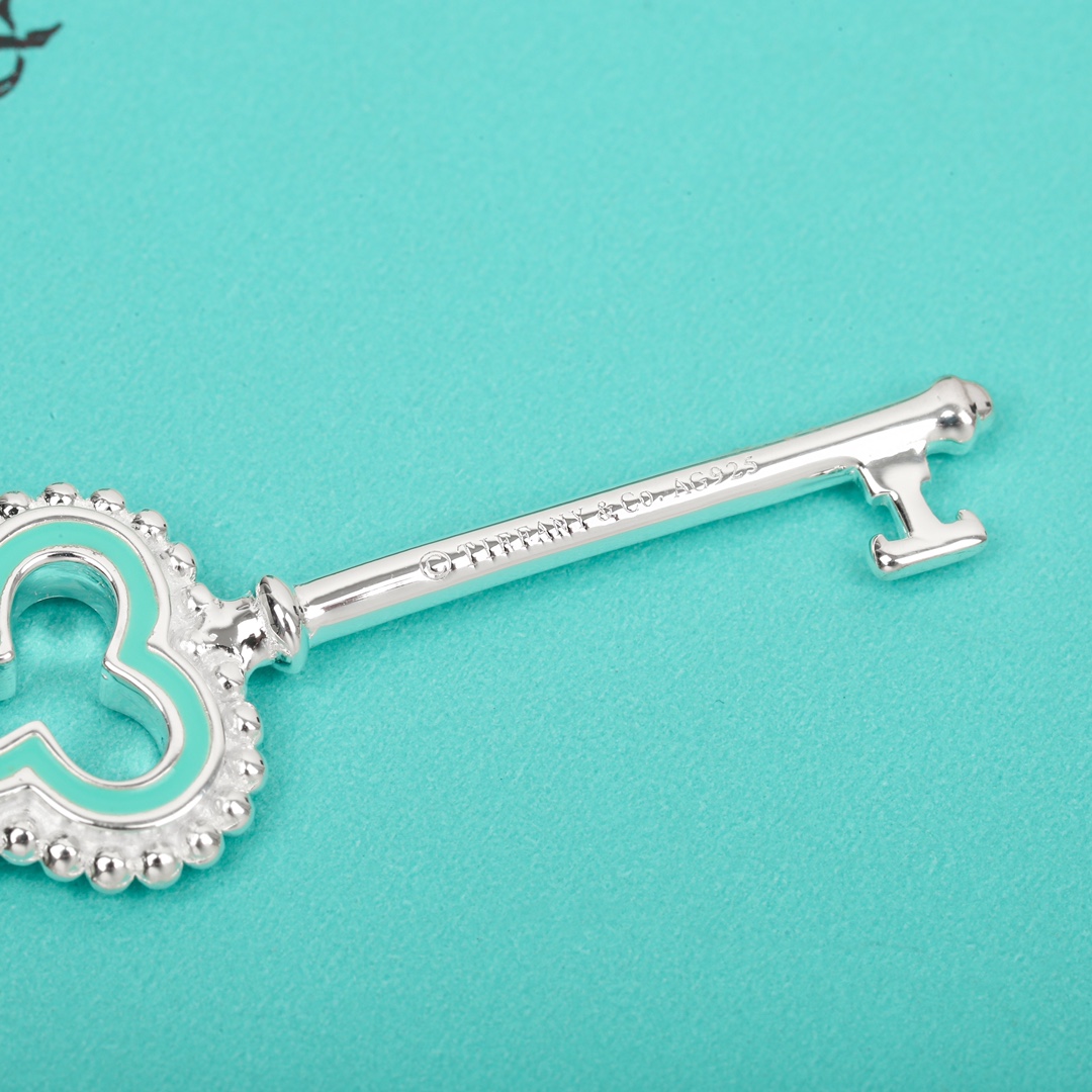 Fake Tiffany Keys Necklace, Openwork Clover Key Necklace