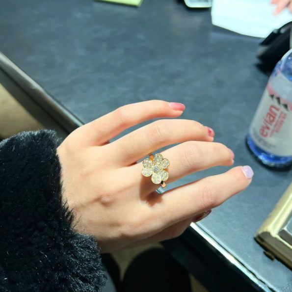 Van Cleef Ring Dupe, Clover Ring, Diamonds, Gold