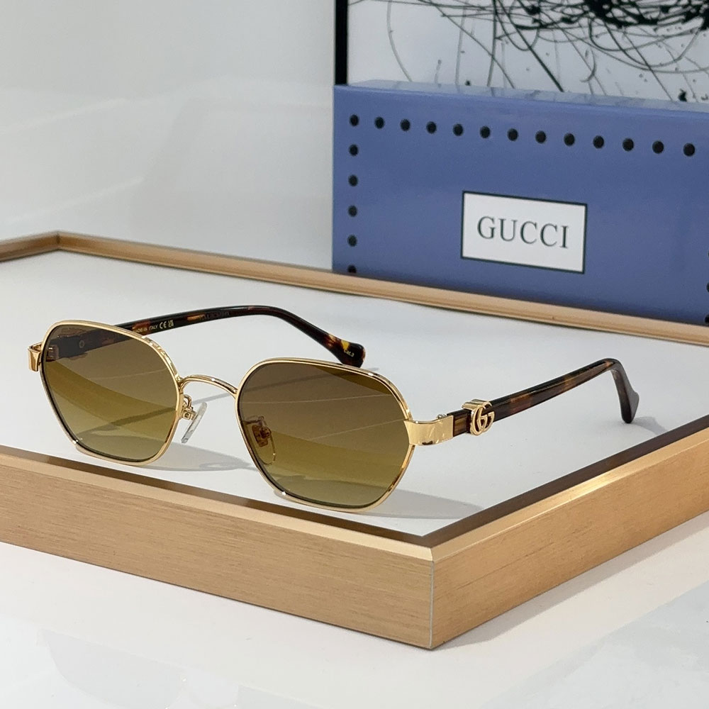 Gucci  Metal mirror leg Logo  sunglasses Top quality （Replica）