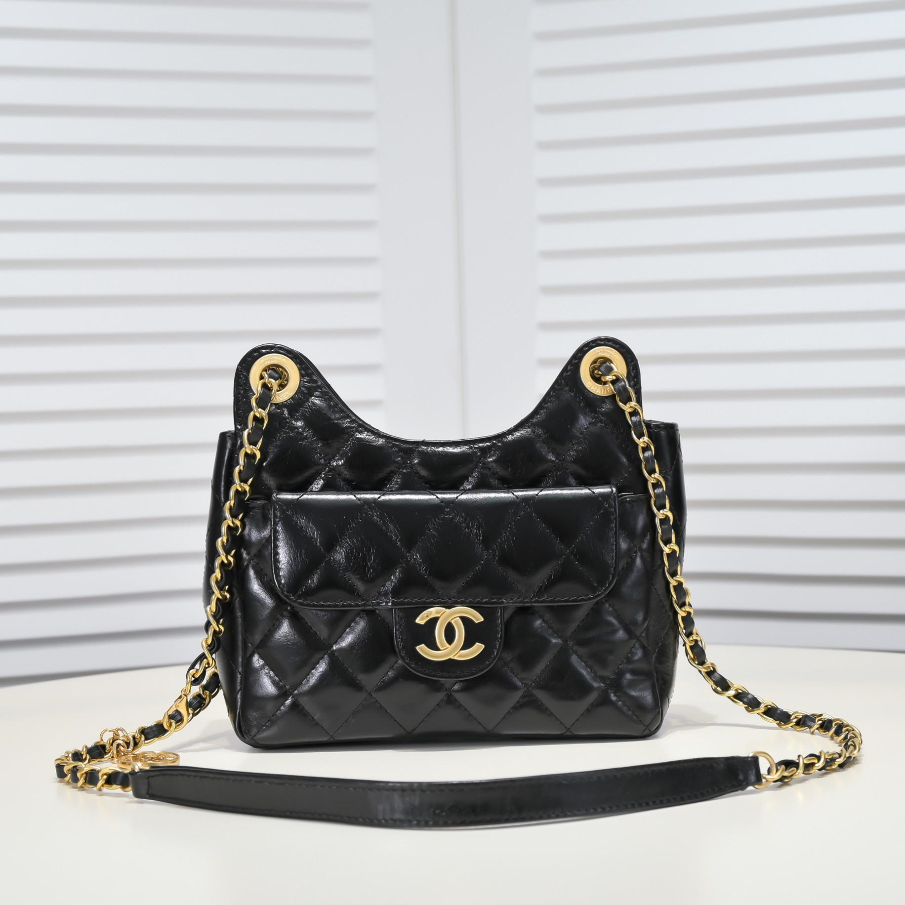 Chanel 22P Hobo Shiny Crumpled Calfskin Small Shoulder Bag Handbag