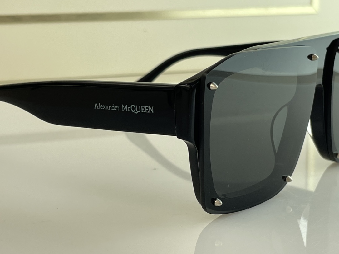 Alexander McQueen Sunglasses