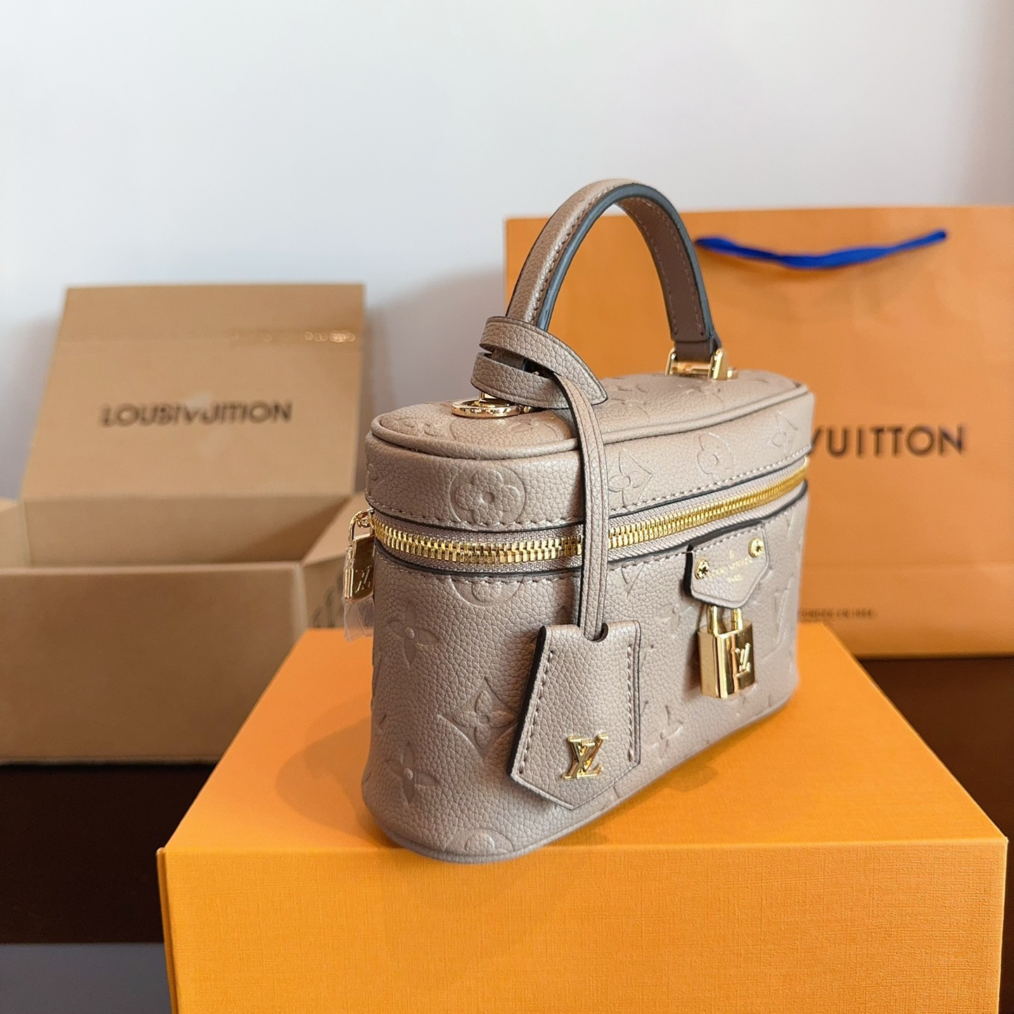 Louis Vuitton LV Vanity Bag PM Shoulder Bag Cosmetics Bag(Replica)