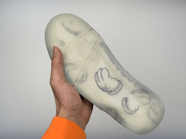 Jordan4 Retro “Kaws”(Replica)