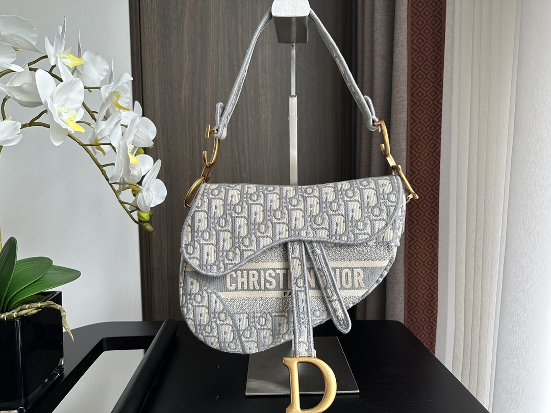 Dior Embroidery Saddle Bag Shoulder Bag Handbag Mirror Quality Version 10A(Replica)
