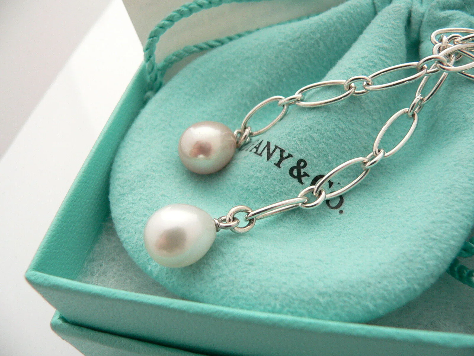 Tiffany & Co Pearl Necklace Tassel Oval Link Wrap Chain Charm Love Gift Pouch