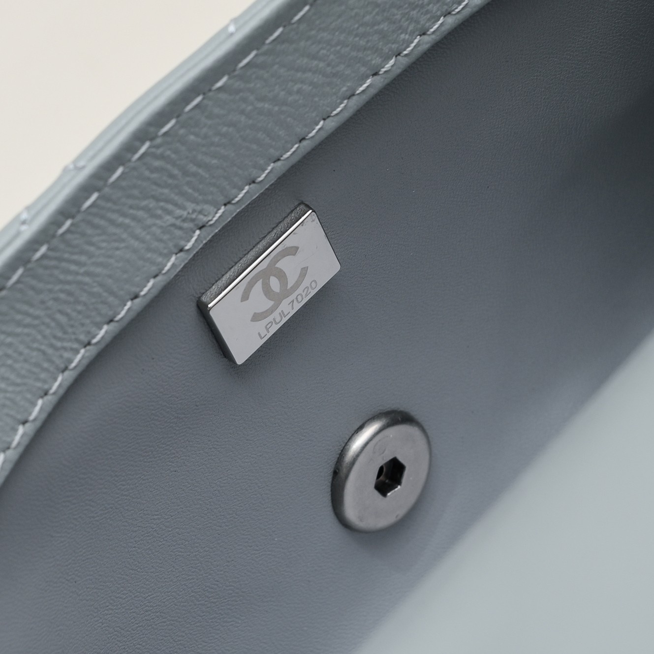 Chanel Cross Body Metal Ball Chain Shoulder Bag Handbag